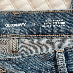 Sky-hi straight distressed jeans